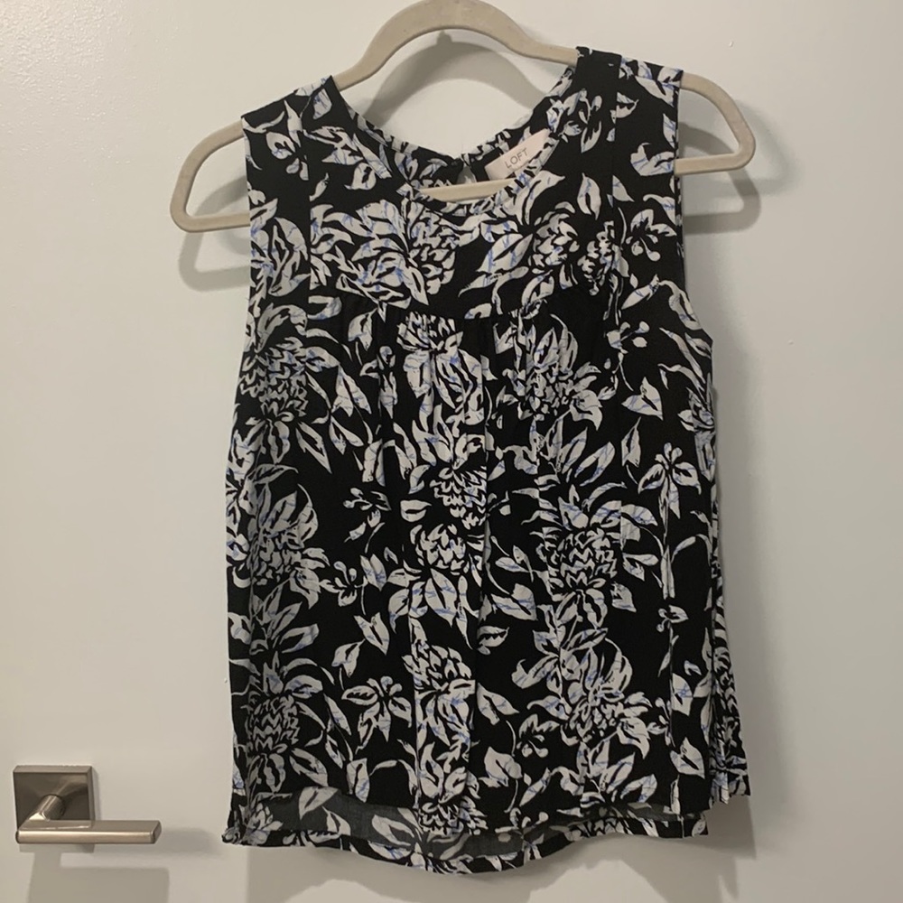 Loft Size S sleeveless top